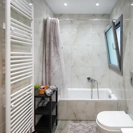 The Twins 1 Ampavris