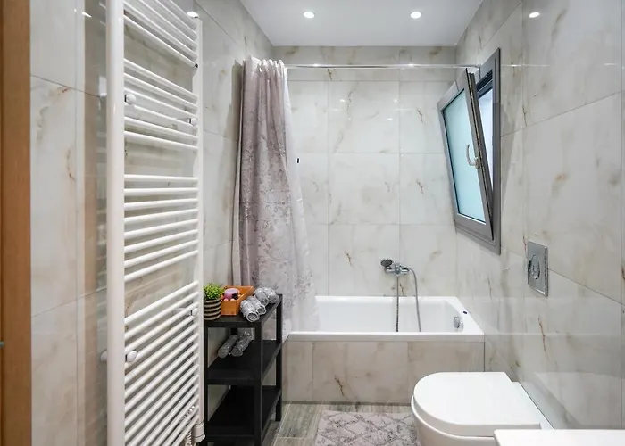 The Twins 1 Ampavris