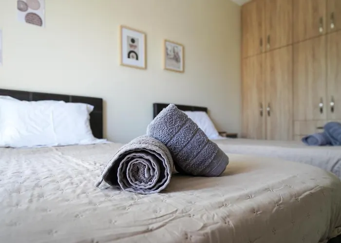 The Twins 1 Ampavris