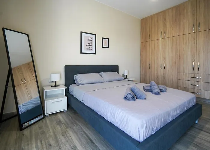 The Twins 1 * Ampavris